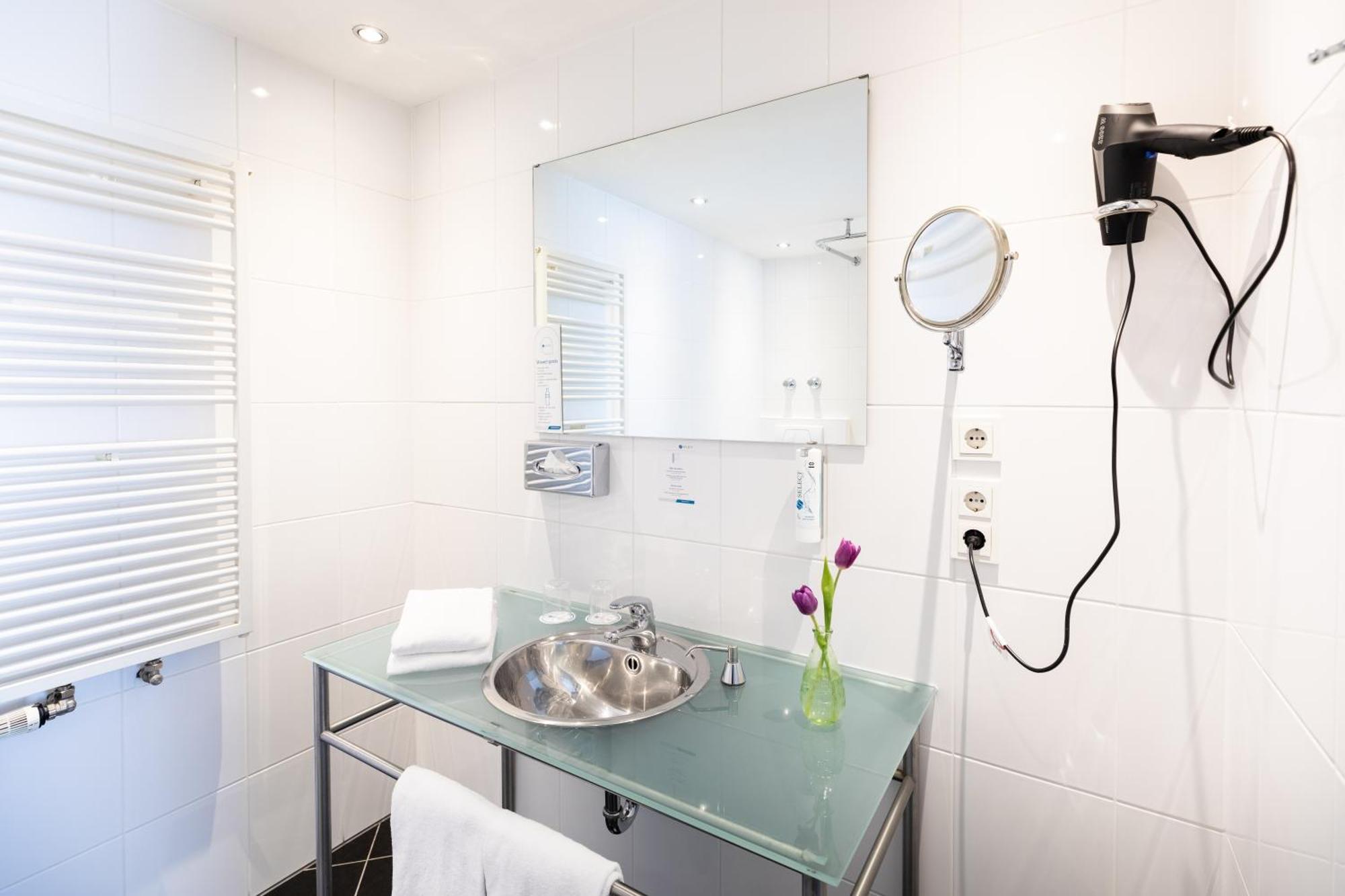 Select Hotel FDH الغرفة الصورة