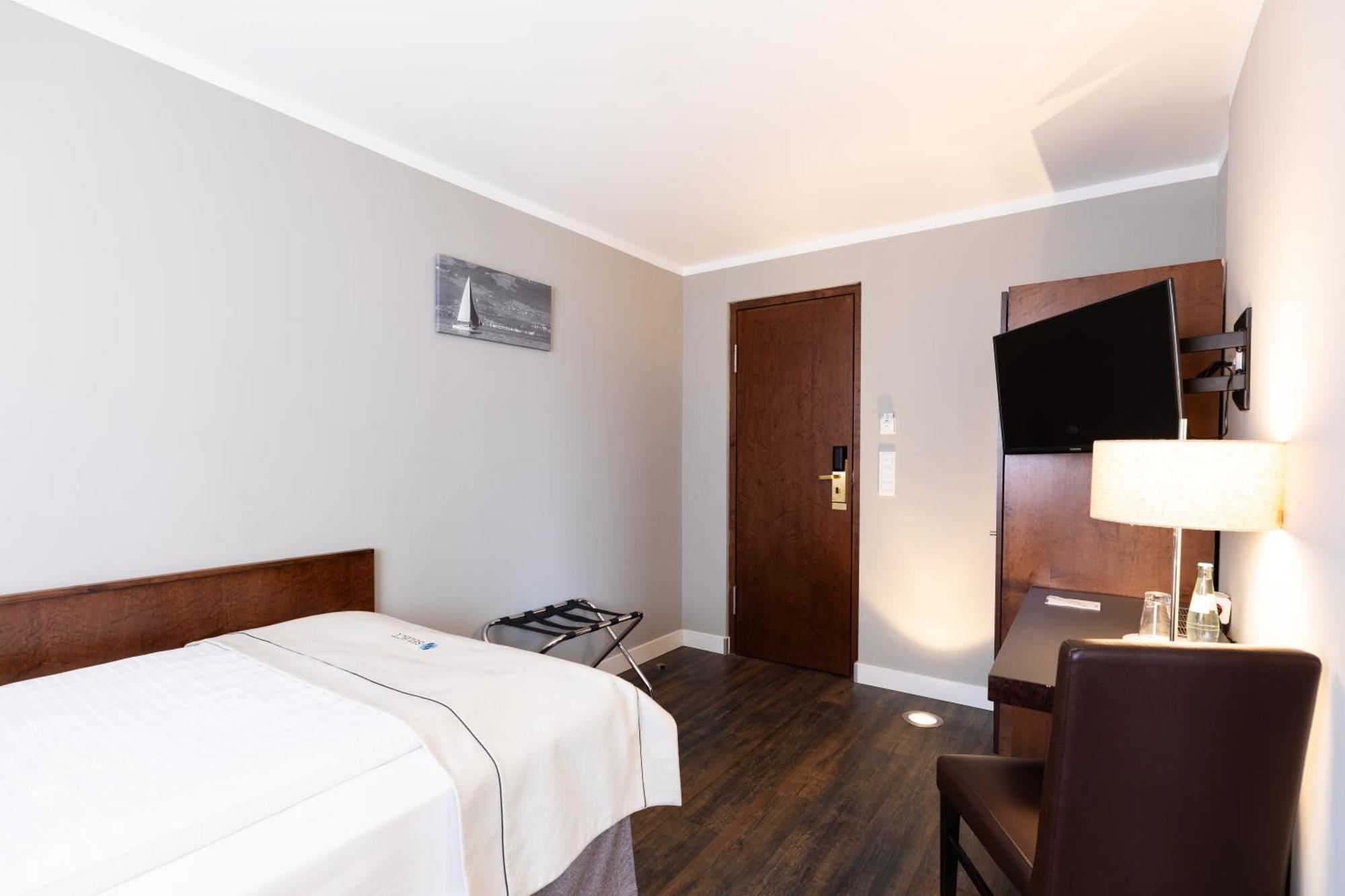 Select Hotel FDH الغرفة الصورة