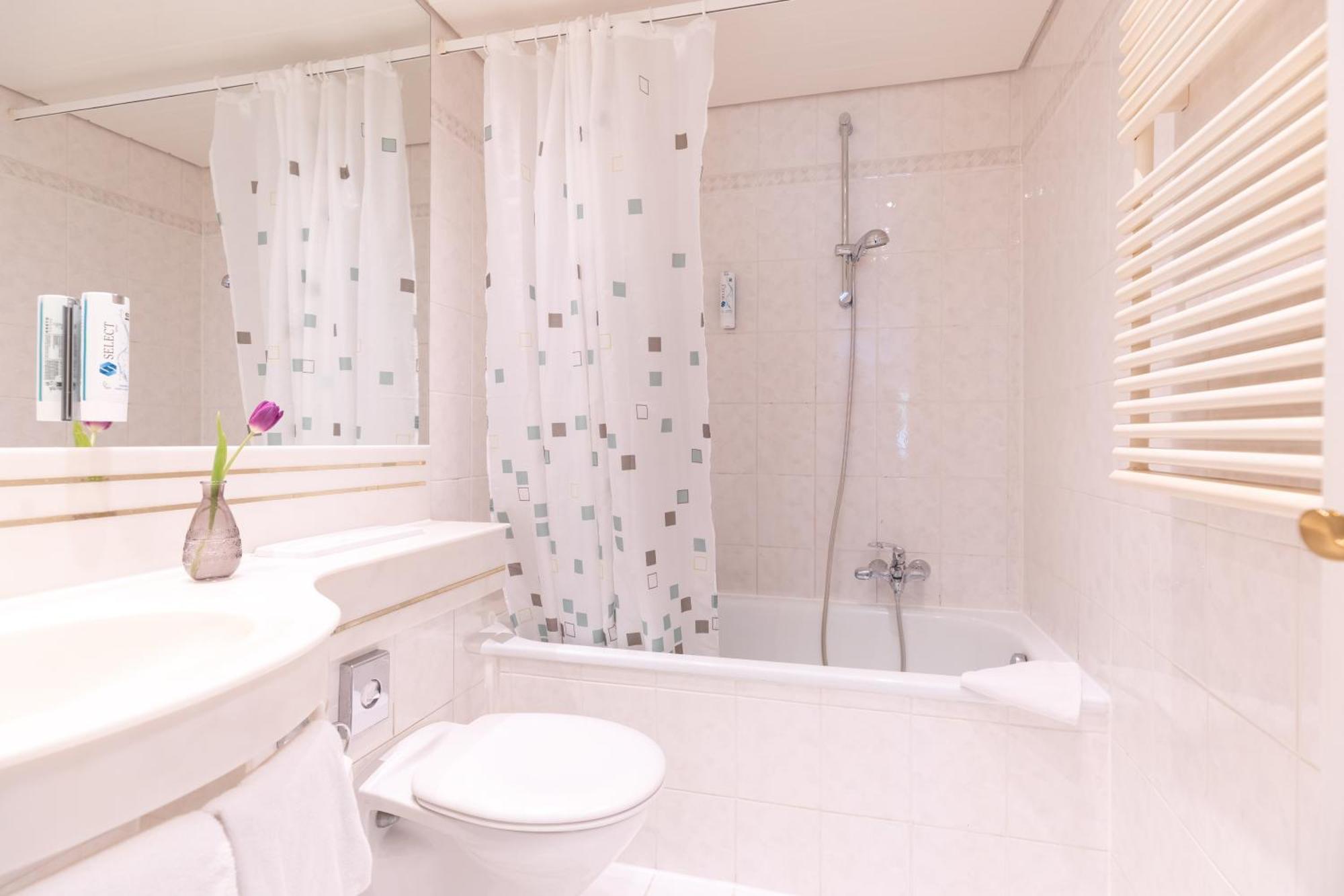 Select Hotel FDH الغرفة الصورة