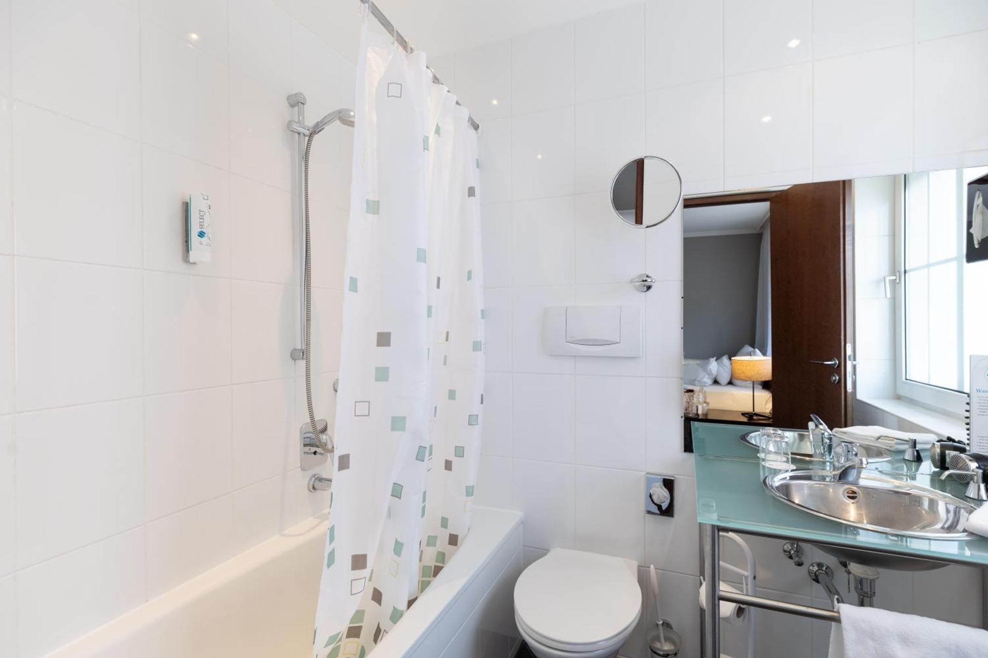 Select Hotel FDH الغرفة الصورة