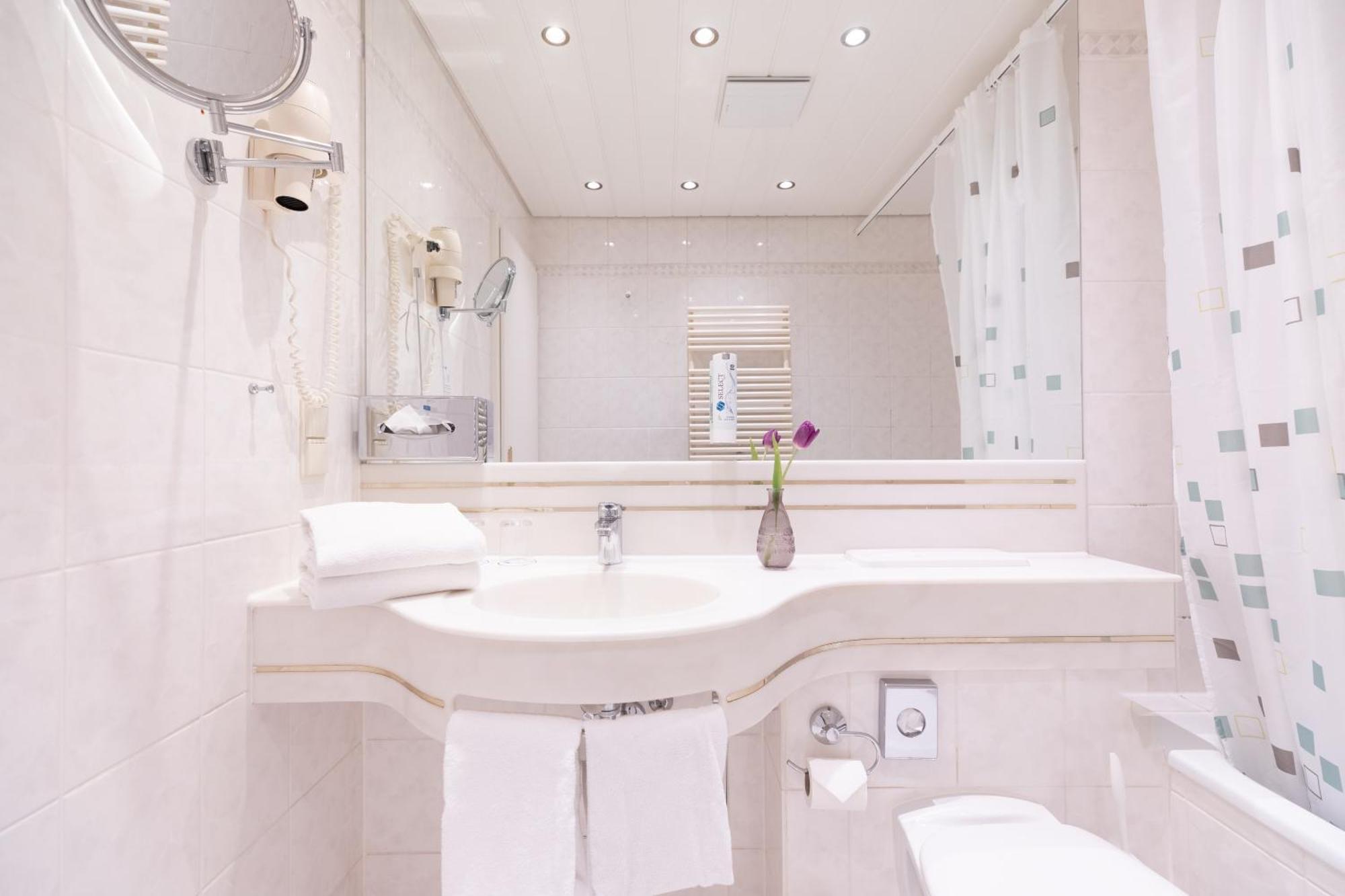 Select Hotel FDH الغرفة الصورة